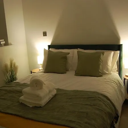 2bed In Centre Villa Leeds (West Yorkshire)