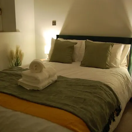 2bed In Centre Villa Leeds (West Yorkshire)